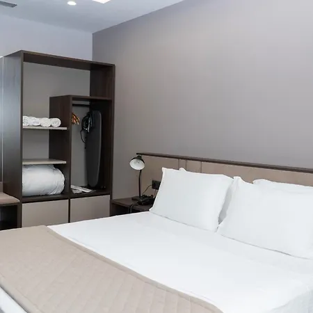 Joelle Premium Hotel Sarande Exterior photo