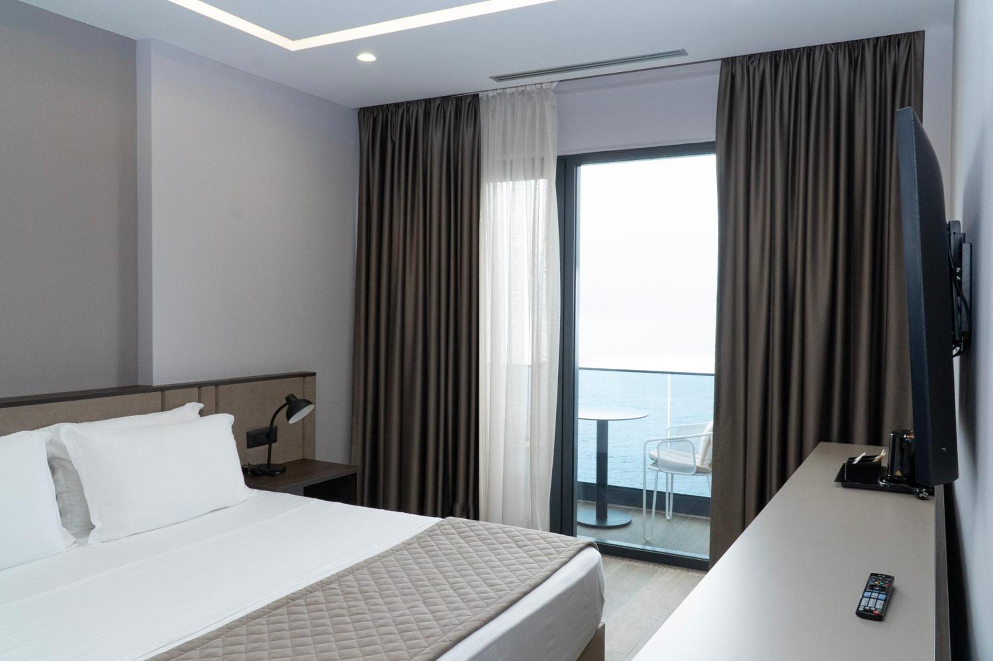 Joelle Premium 4* Саранда